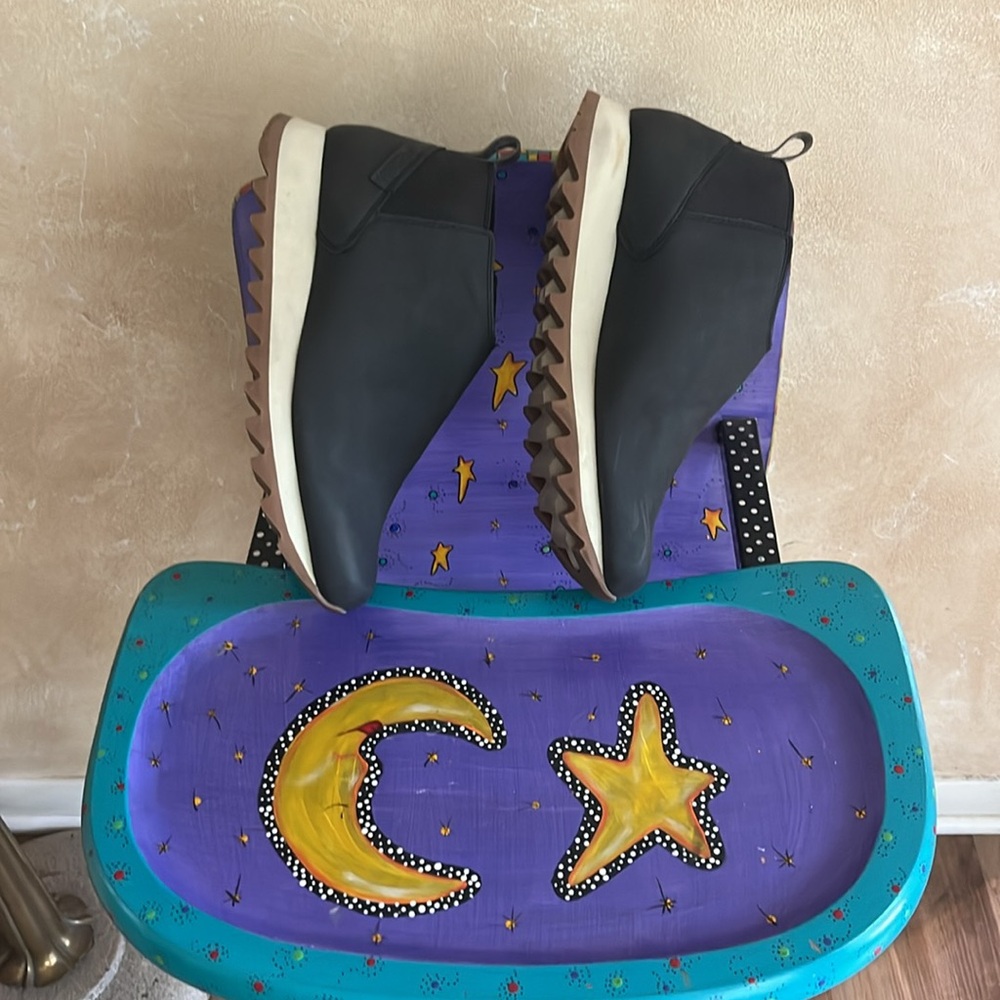 These Merrells are truly unique! - Picture 2 of 3
